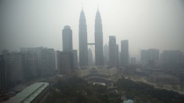 Марафон в Куала-Лумпур отменен из-за смога.
